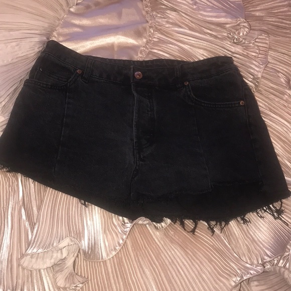 Shorts - Picture 1 of 3